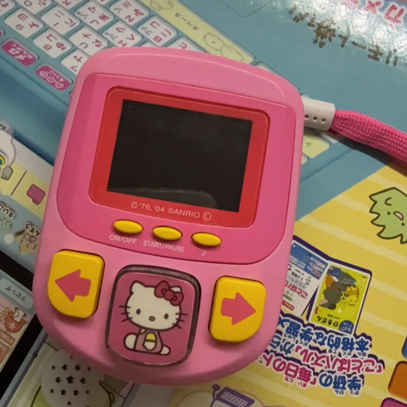 Sanrio LCD Gorgeous Game Hello - Gaming Console Power Bank recensie en prijs